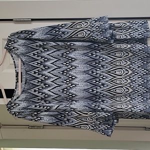 Bob Mackie womens 2X top with 3/4 sleeve like new